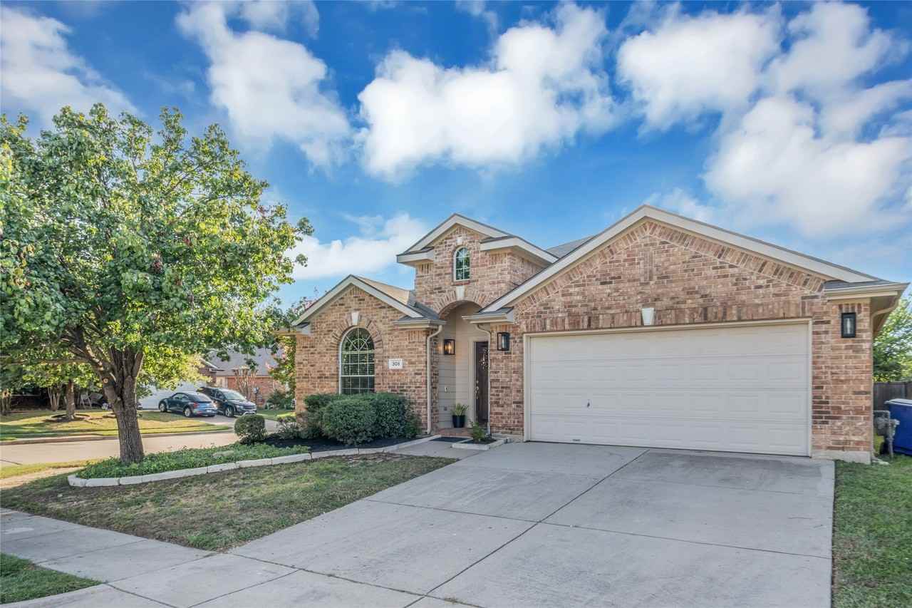 308 Cadbury Dr - Photo 2 of 26