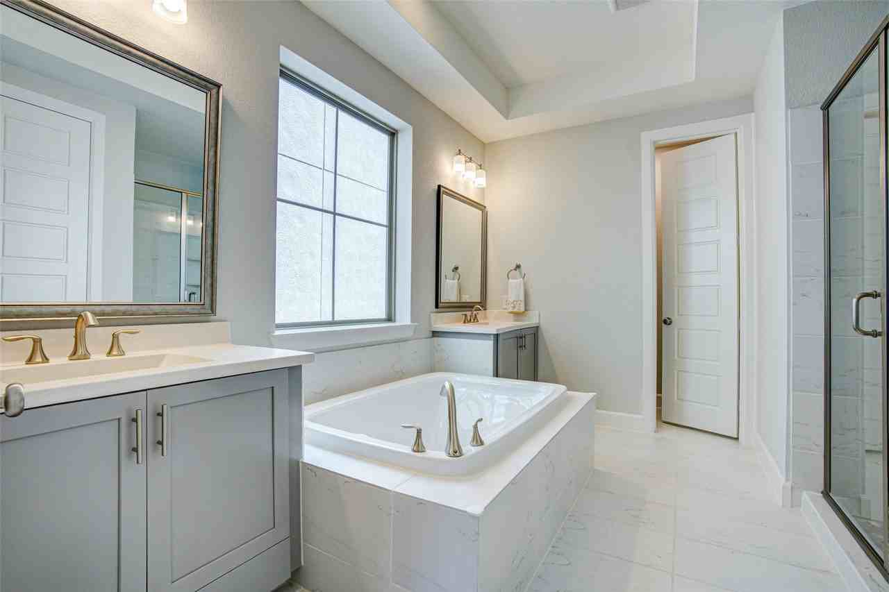 2725 Yellow Jasmine Ln - Photo 7 of 14