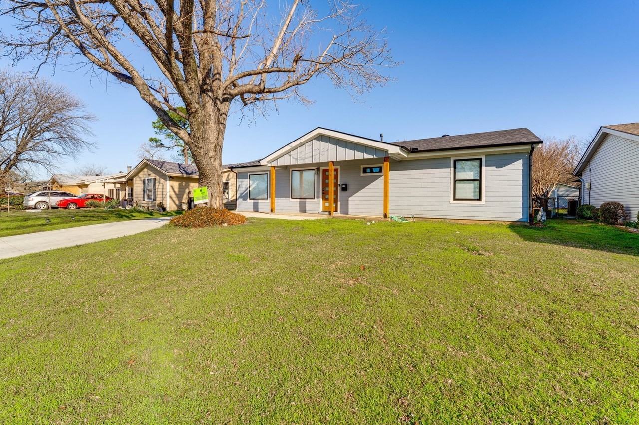 2219 Finley Rd - Photo 3 of 28