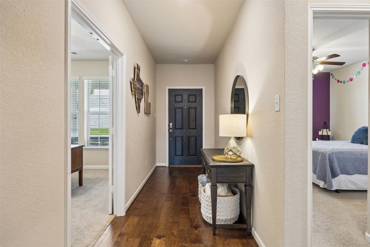 1321 Meridian Dr - Photo 3 of 40
