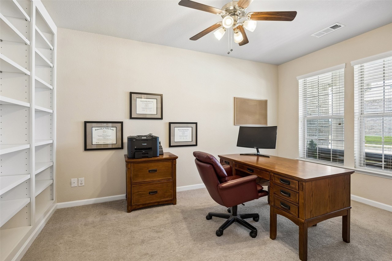 1321 Meridian Dr - Photo 4 of 40