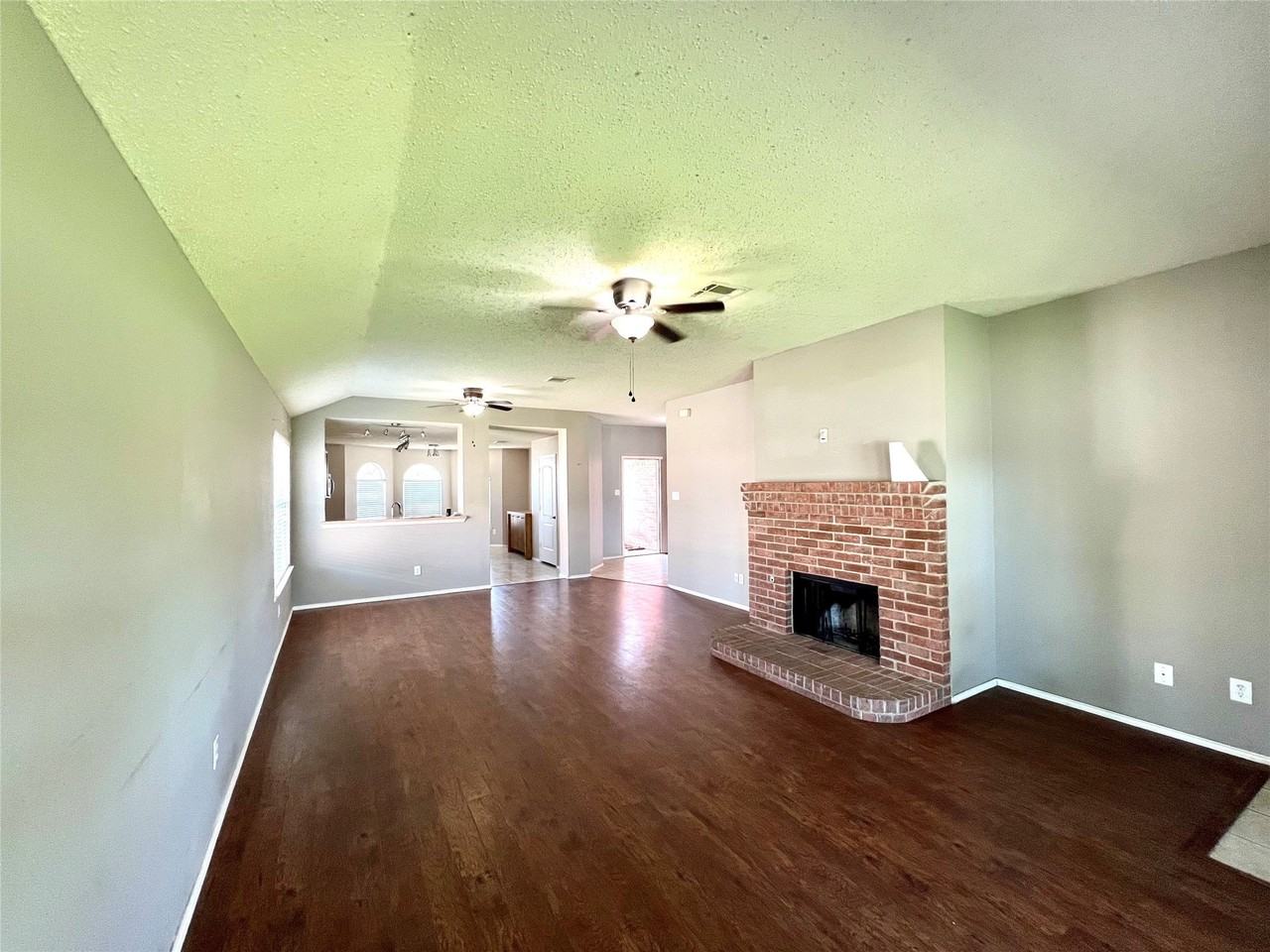 9900 Tyler Dr - Photo 5 of 18