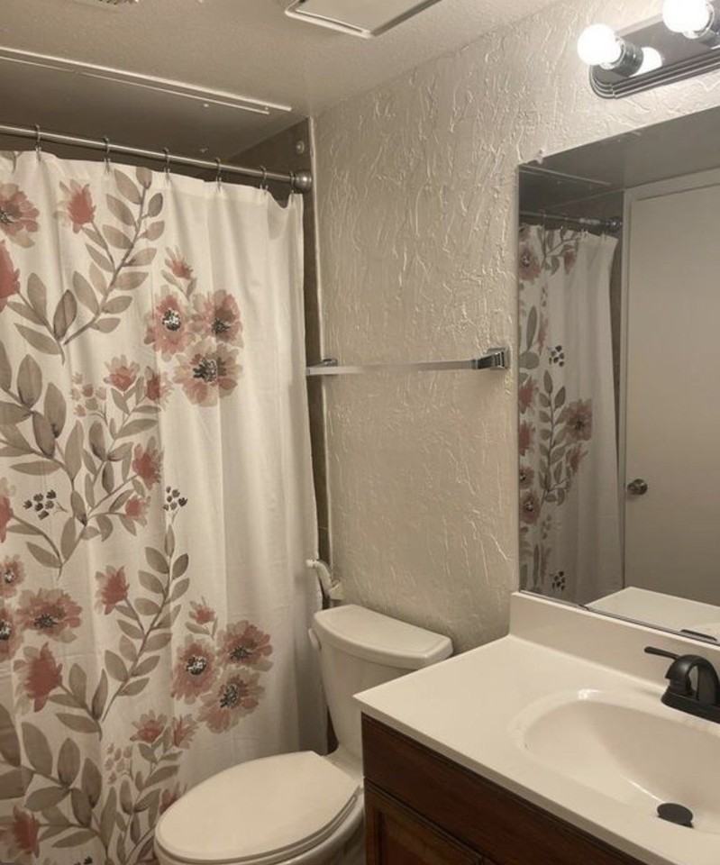 346 W Harwood Rd #A - Photo 5 of 9