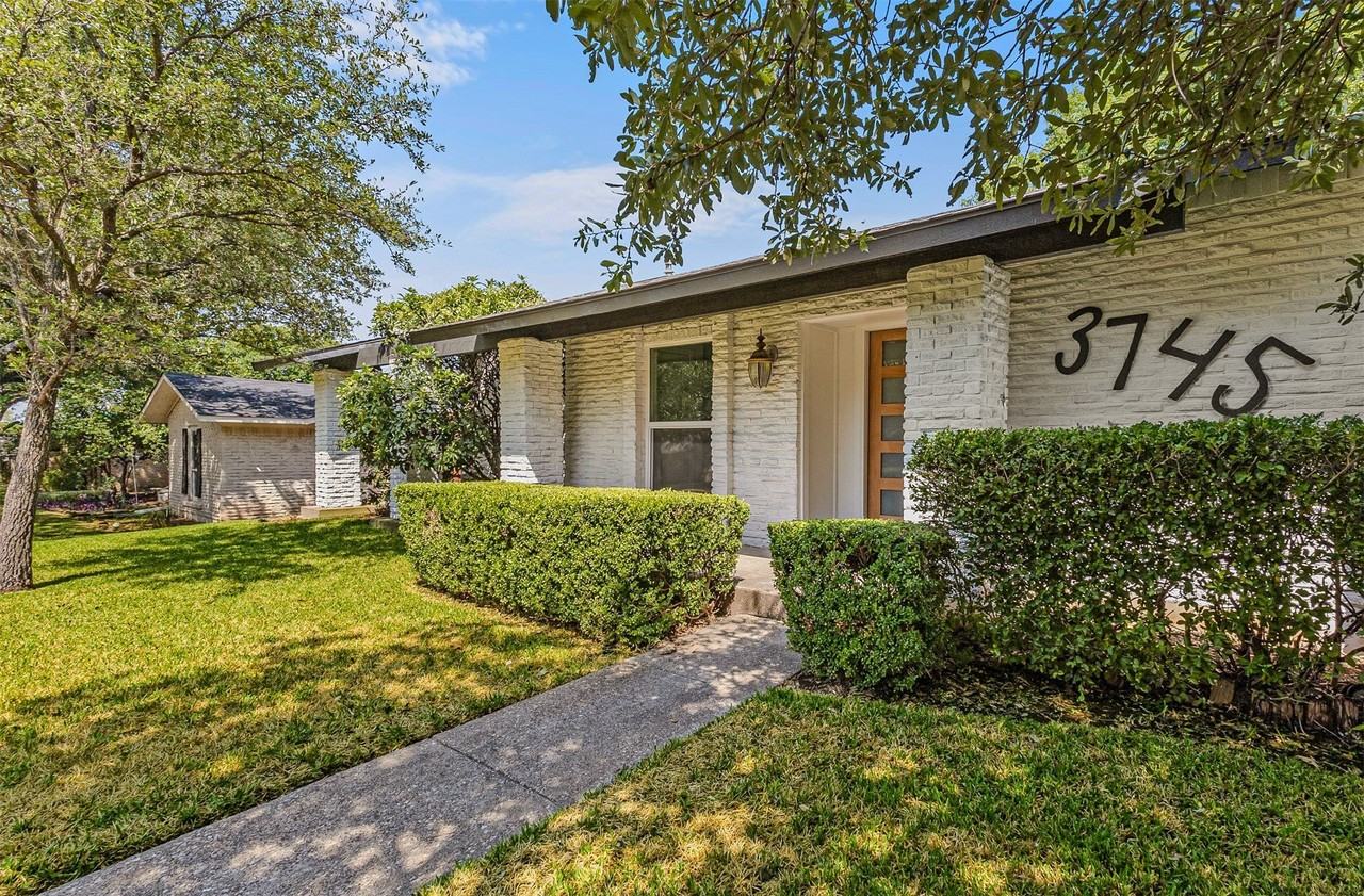 3745 Blue Trace Ln - Photo 2 of 26