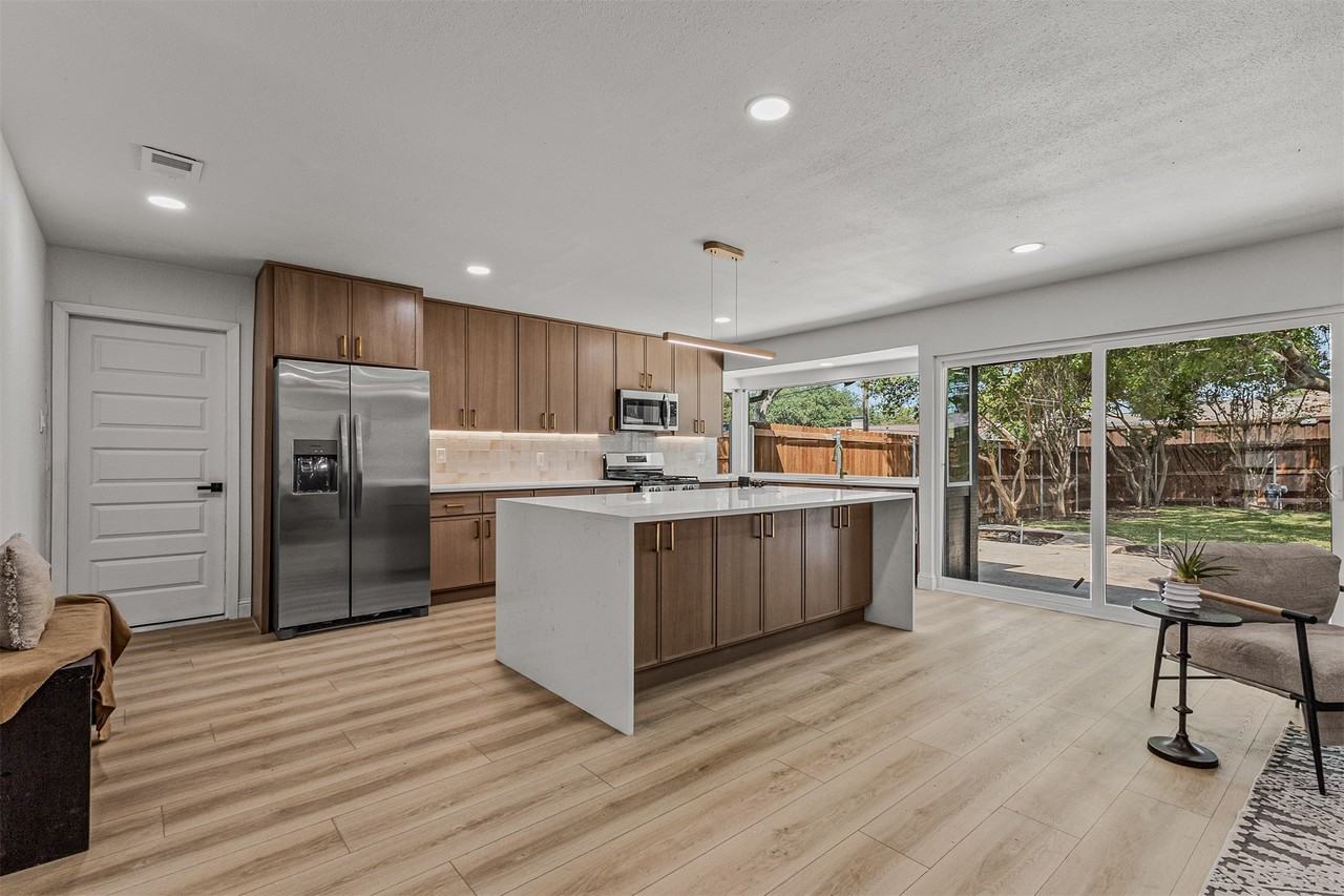3745 Blue Trace Ln - Photo 6 of 26