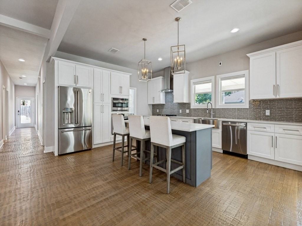 5611 Richmond Ave - Photo 7 of 27