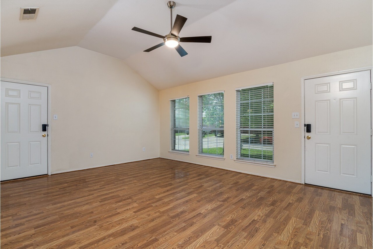 812 Cooper Ln - Photo 4 of 12