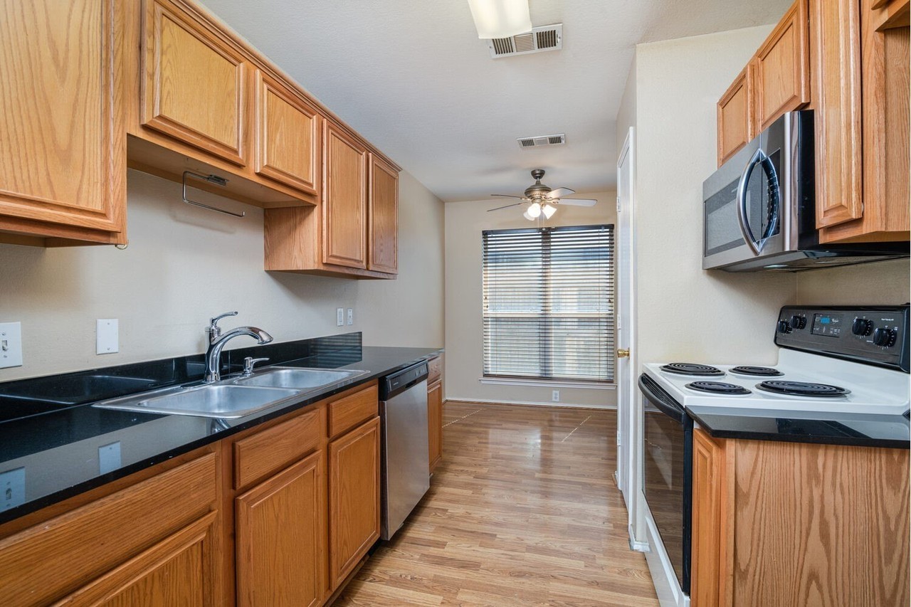 812 Cooper Ln - Photo 5 of 12