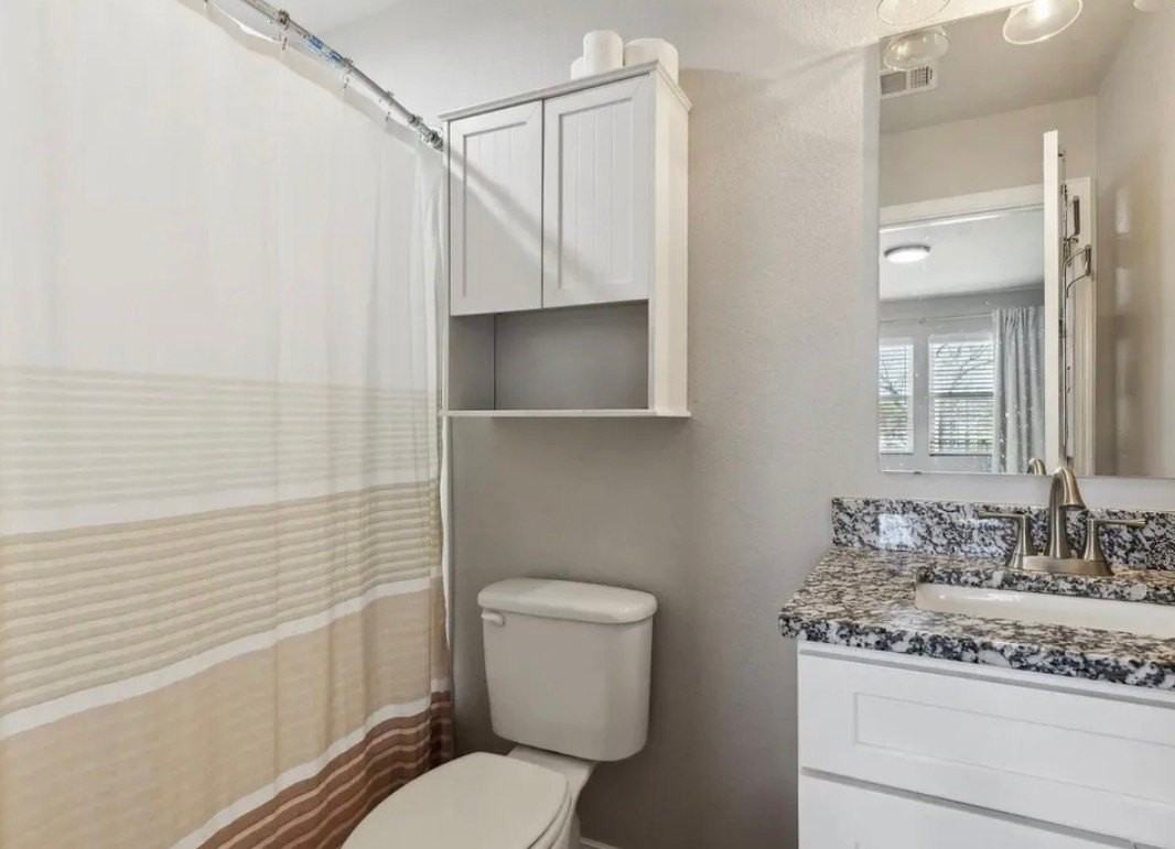5818 Grayson St - Photo 5 of 12