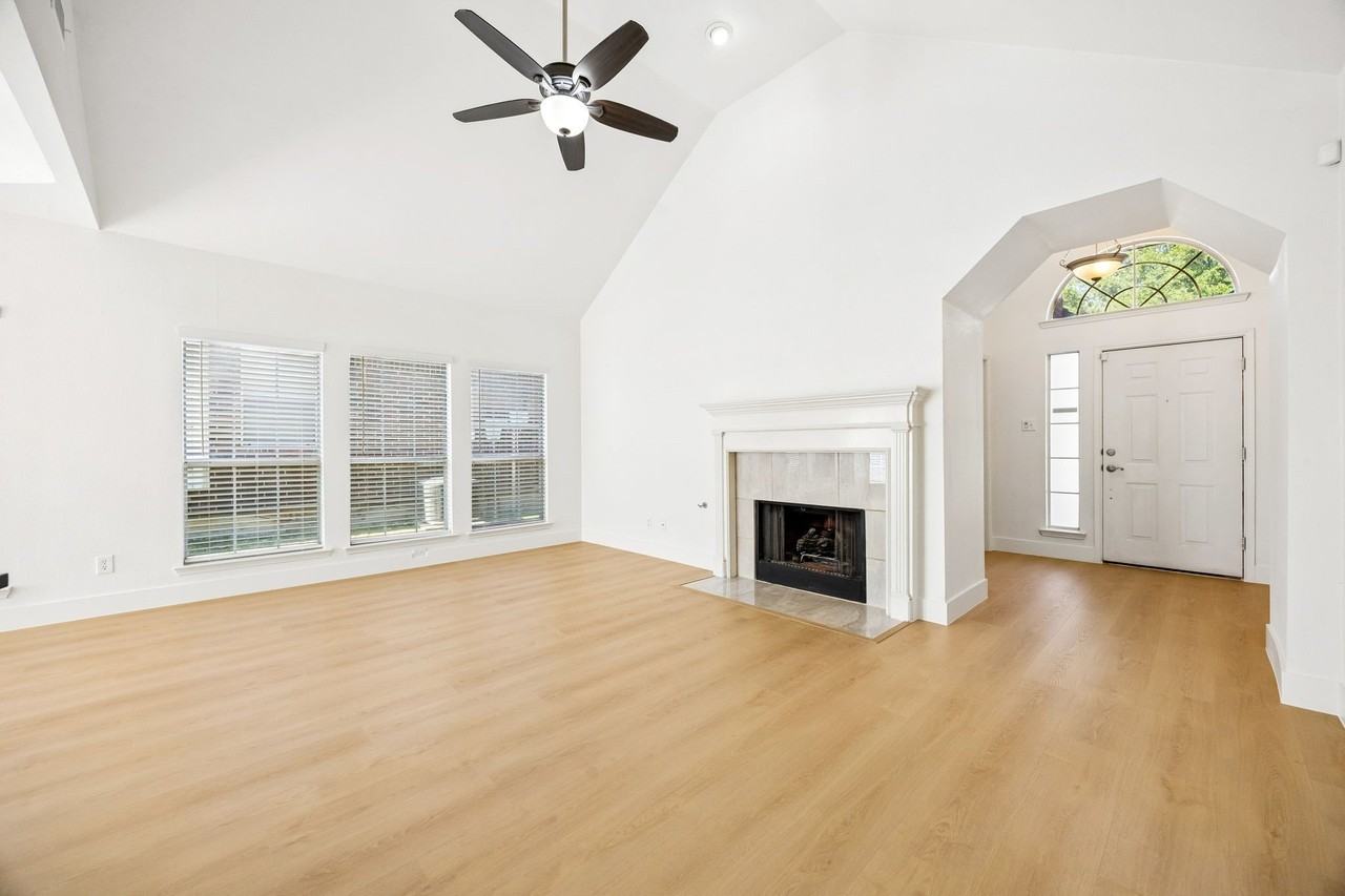 2308 Suntree Ln - Photo 5 of 25