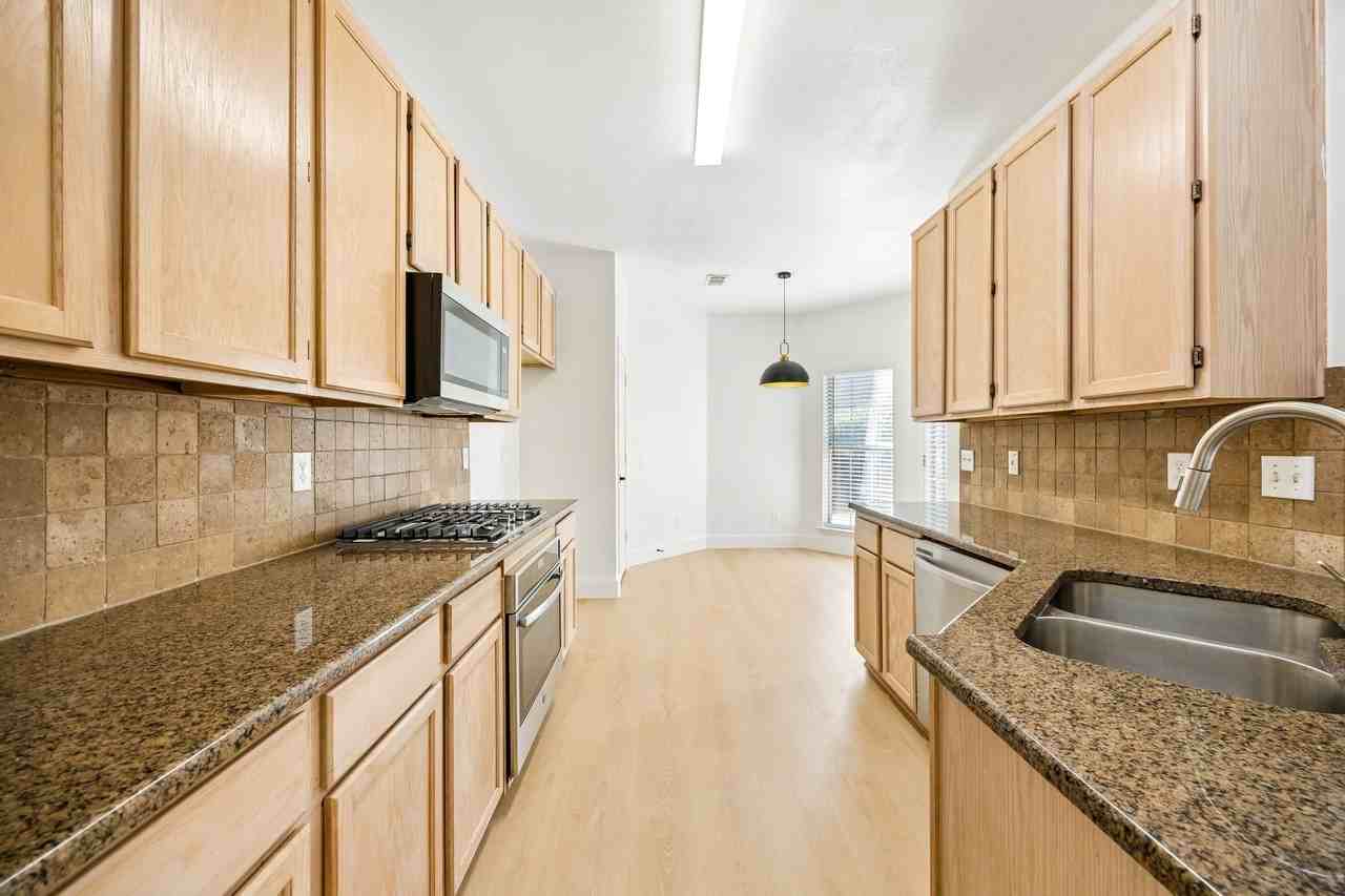 2308 Suntree Ln - Photo 7 of 25