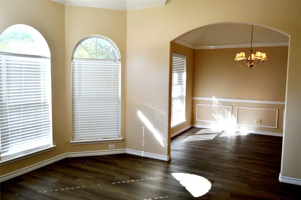 1625 Balboa Ln - Photo 3 of 22