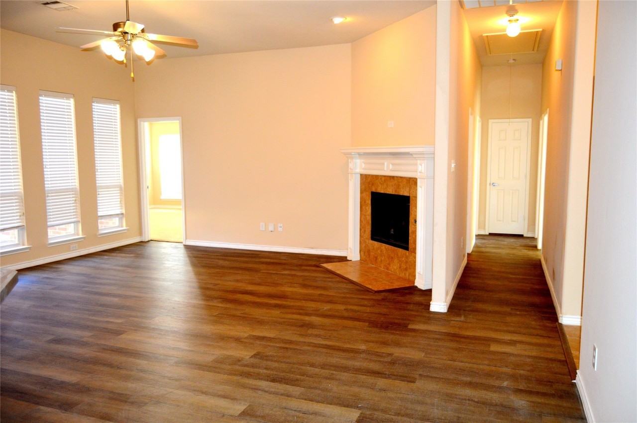 1625 Balboa Ln - Photo 7 of 22