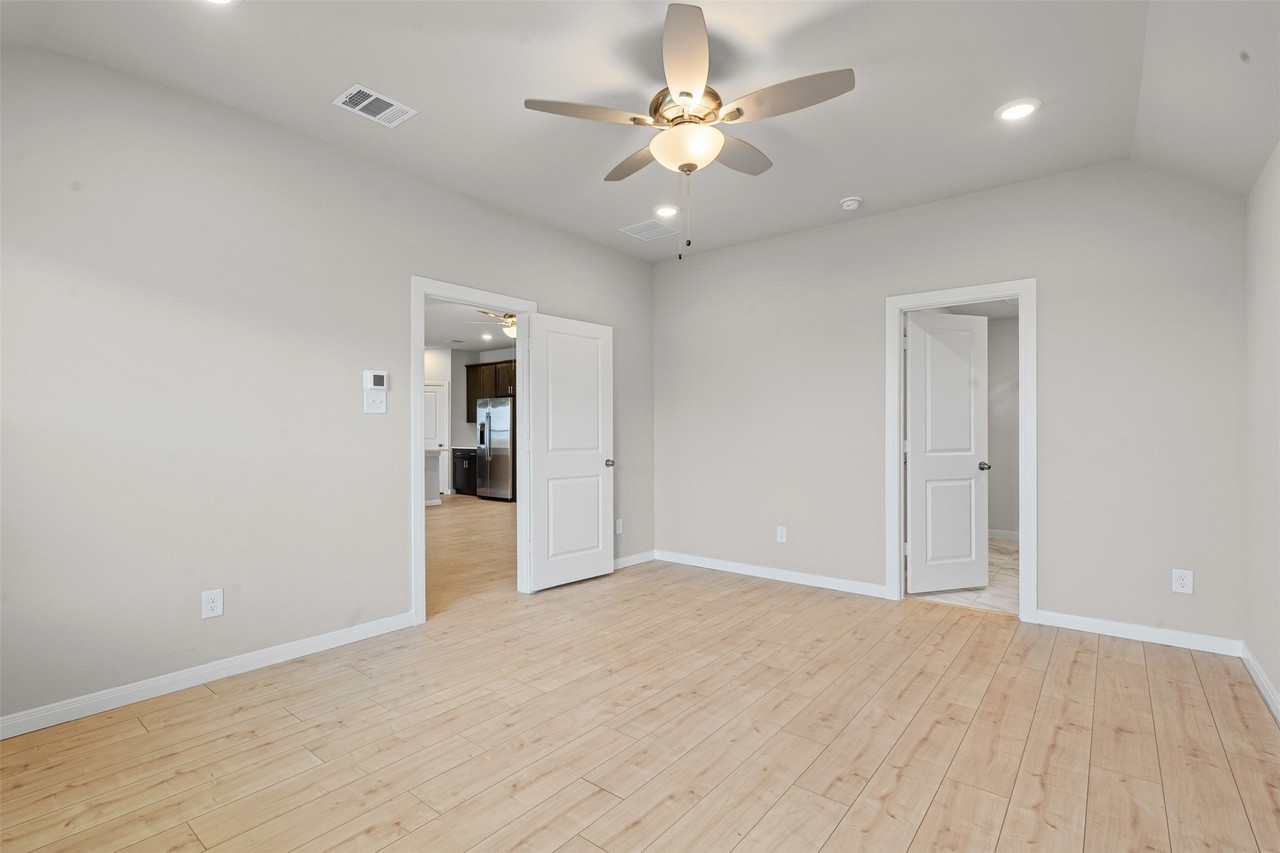 1332 Water Canna Dr - Photo 7 of 25