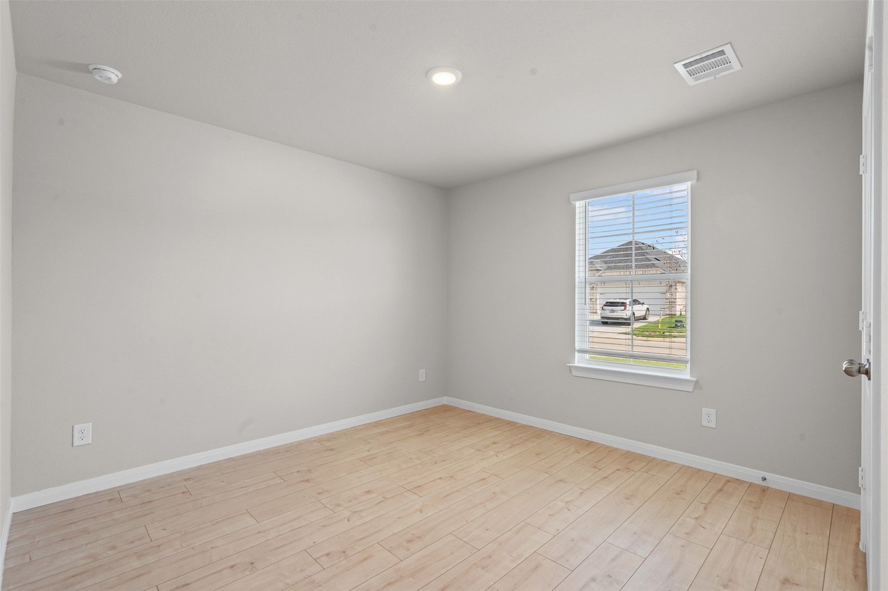 1413 Water Canna Dr - Photo 5 of 28