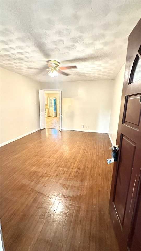 12226 Brisbane Ave - Photo 2 of 16