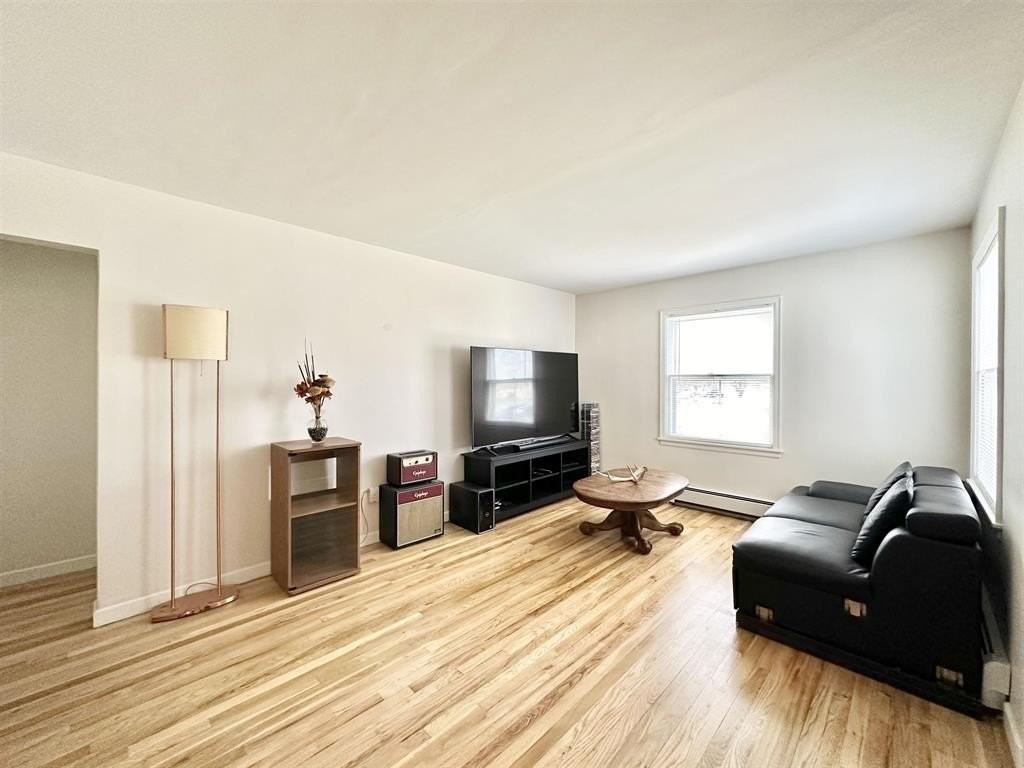 1714 Salsbury Ave - Photo 4 of 21