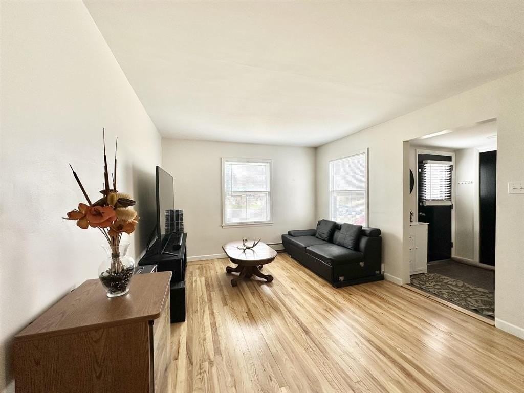 1714 Salsbury Ave - Photo 5 of 21