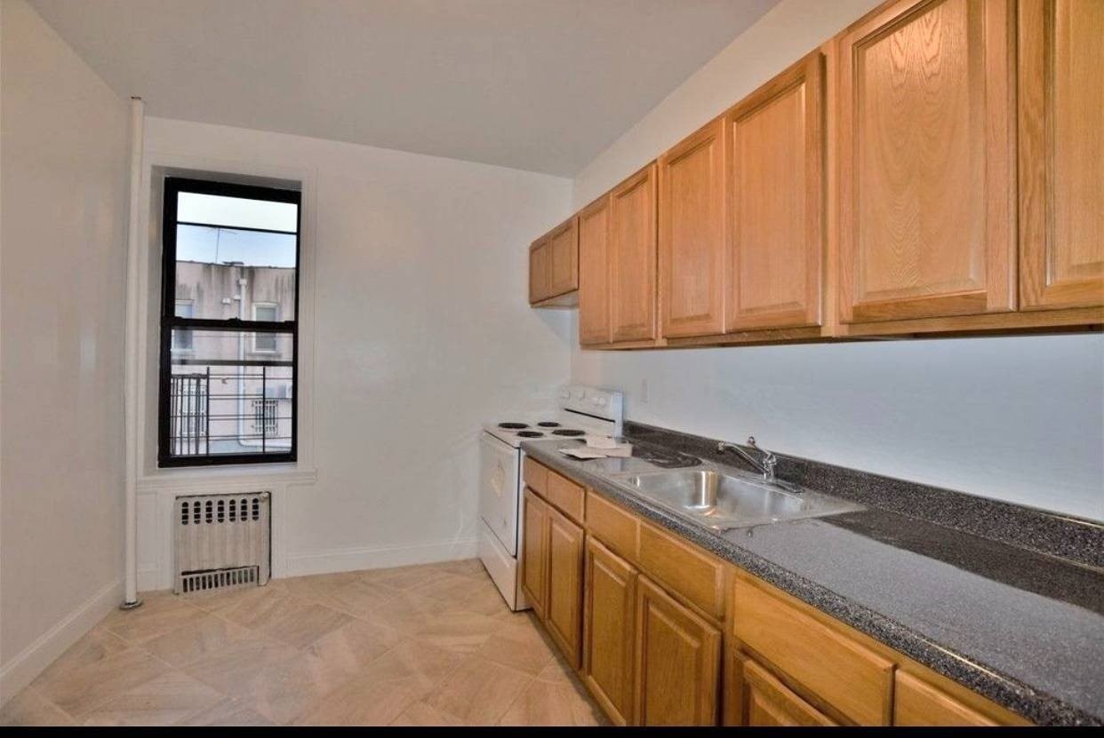 1869 83rd St - Photo 2 of 7