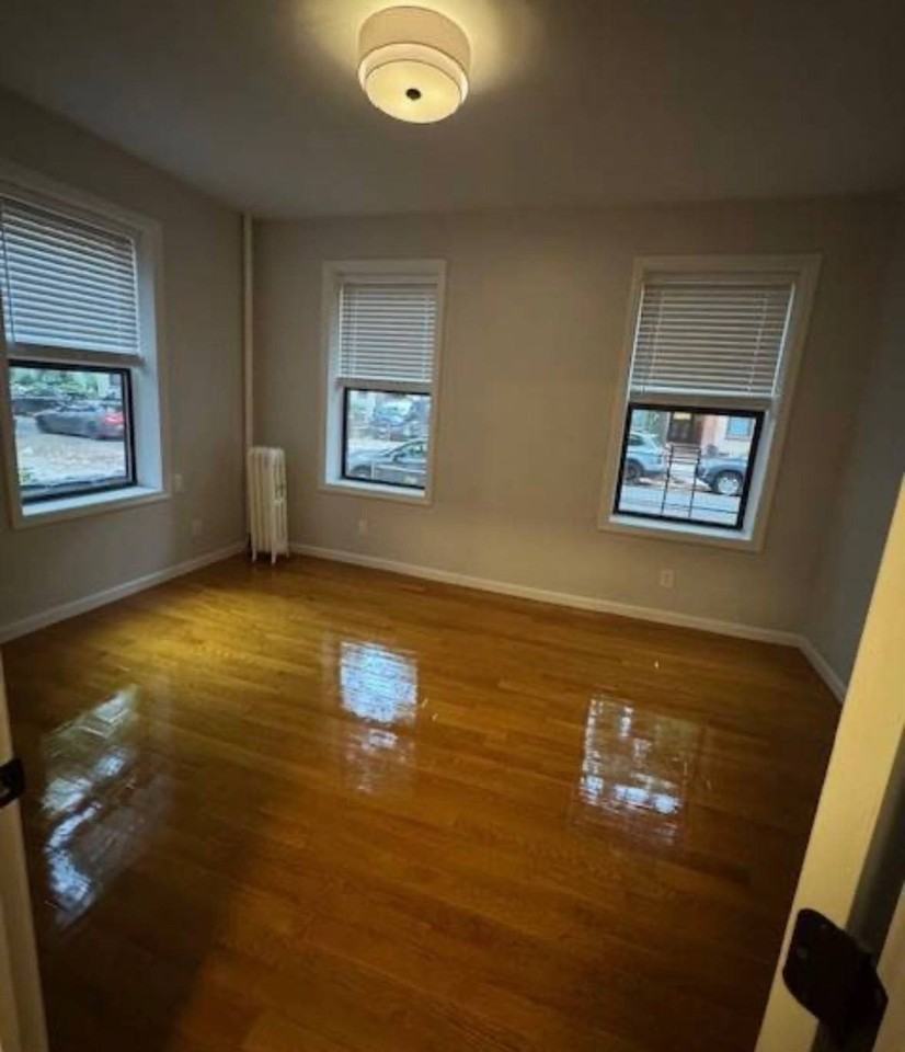 2812 24th Ave - Photo 4 of 5