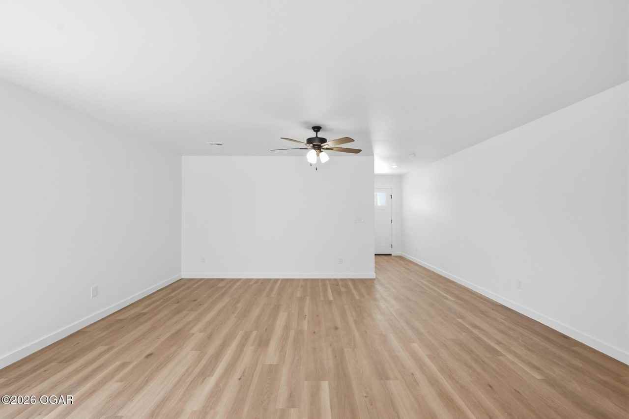 3109 W 23rd St - Photo 7 of 35