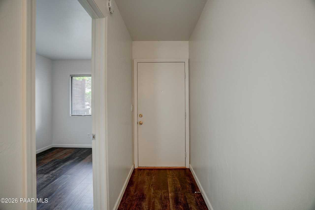 734 S Montezuma St - Photo 6 of 30