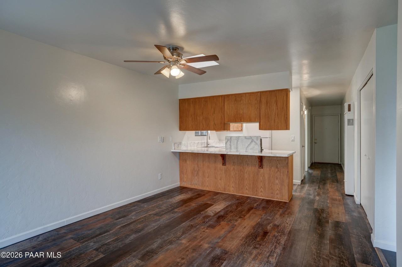 734 S Montezuma St - Photo 7 of 30