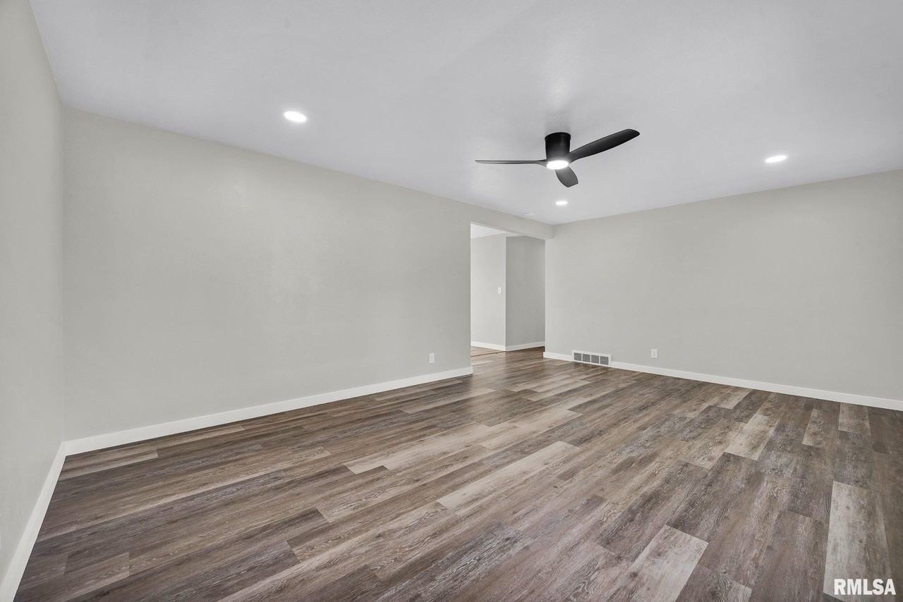 3510 N Elmcroft Ter - Photo 2 of 36