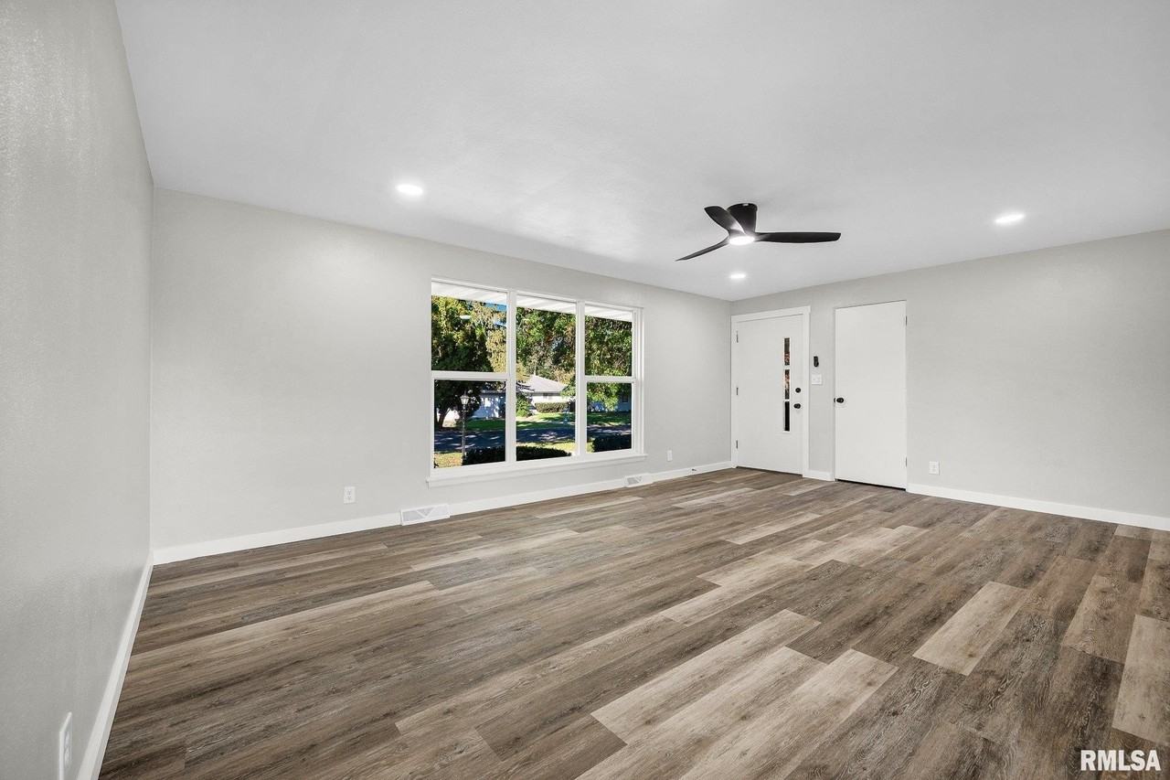 3510 N Elmcroft Ter - Photo 5 of 36