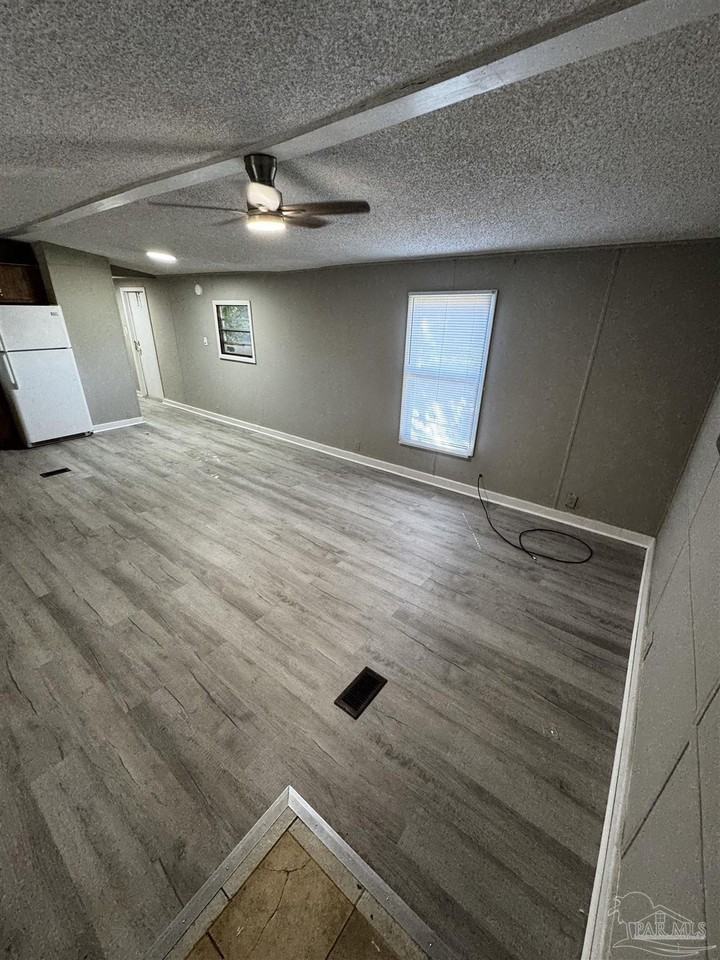 5472 Coventry Ave - Photo 7 of 13