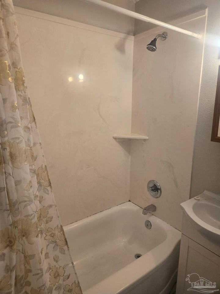 4 Rowland Ct #A - Photo 7 of 7