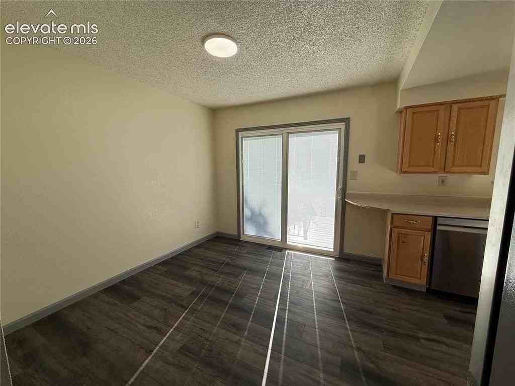 7317 Liberty Ct - Photo 6 of 37