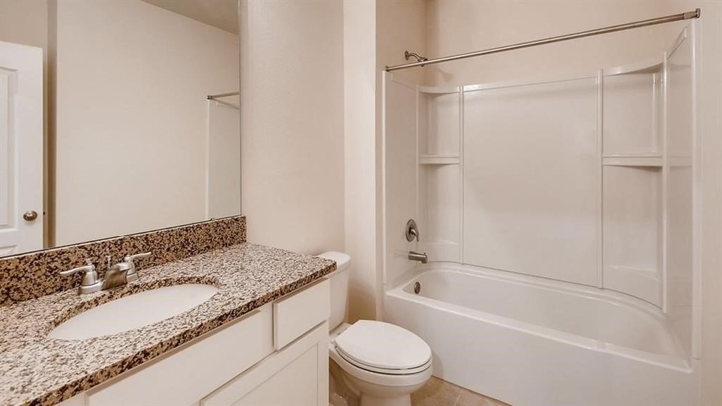 2220 Arlington Dr Sw - Photo 3 of 7
