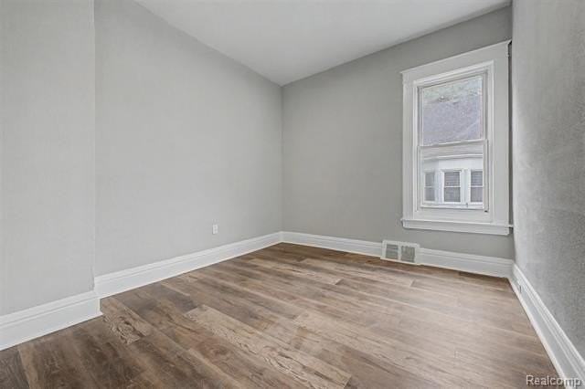 2971 Bewick St - Photo 7 of 45