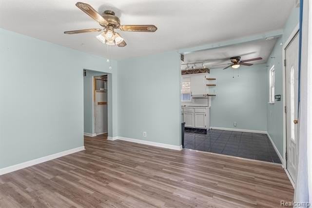 3912 Ziegler St - Photo 7 of 27