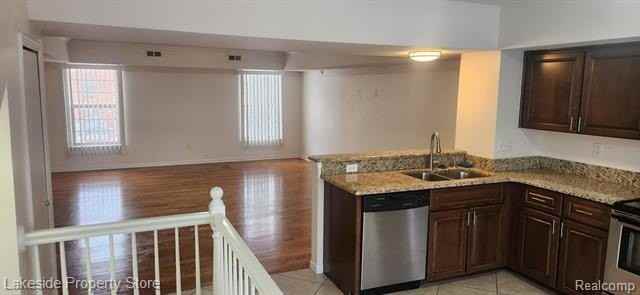 14102 Lakeside Blvd N - Photo 6 of 17
