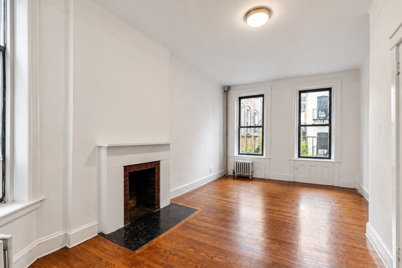 23 Grove St - Photo 4 of 4