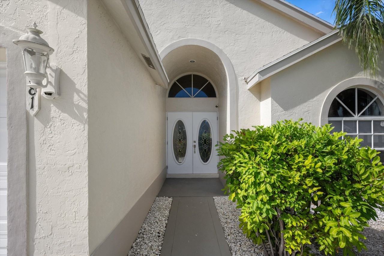 12781 Meadowbreeze Dr - Photo 2 of 18