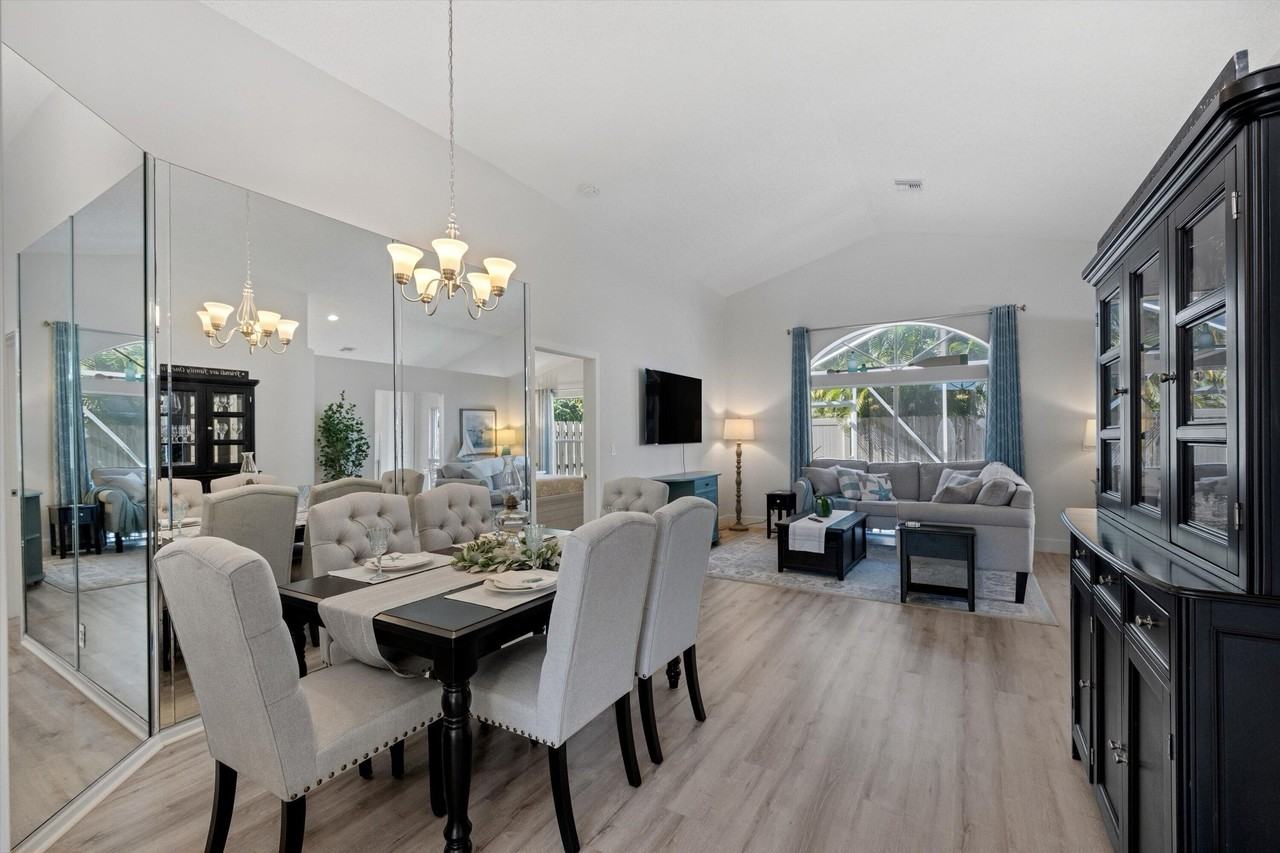 12781 Meadowbreeze Dr - Photo 4 of 18