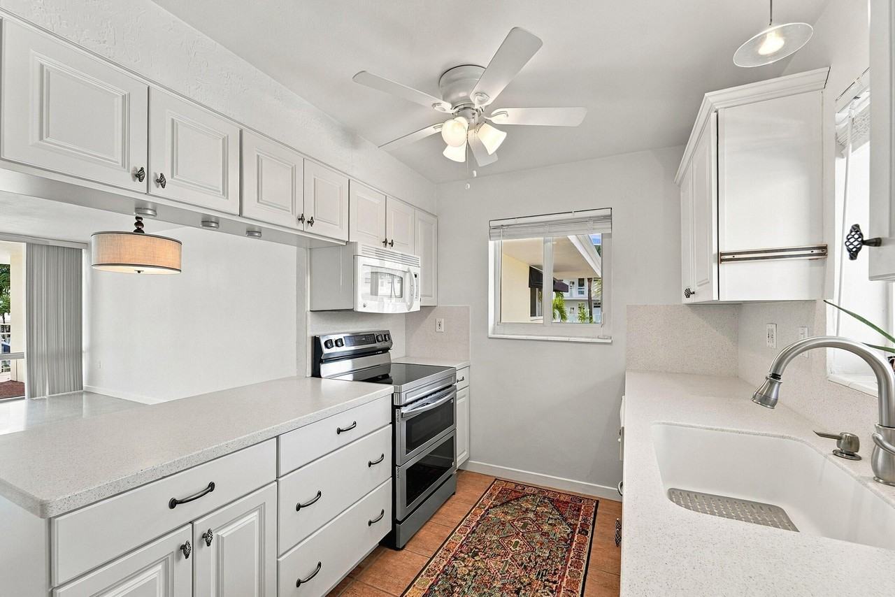 2725 Ne 32nd Ave #7 - Photo 4 of 28
