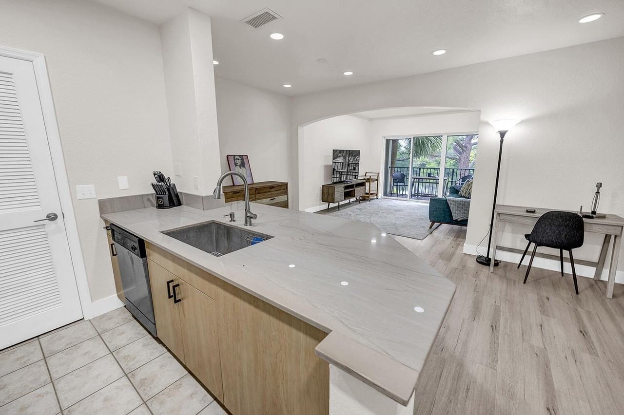 2103 Belmont Pl - Photo 5 of 27