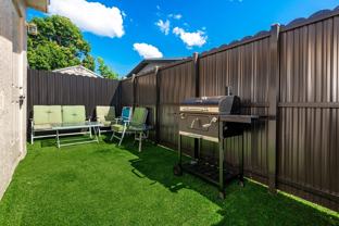 5261 Nw 11th St - Photo 1 of 1