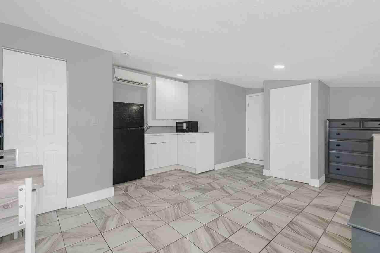 5261 Nw 11th St - Photo 7 of 19