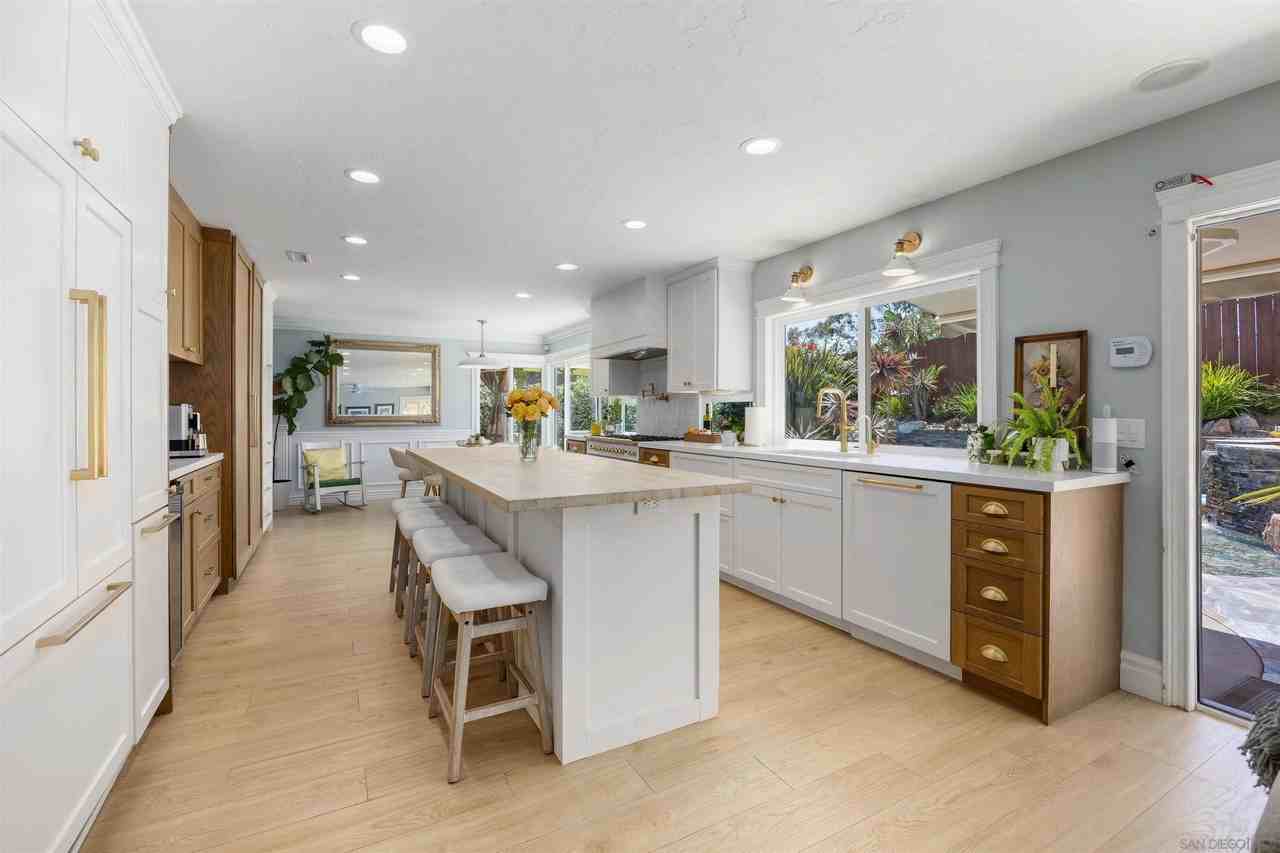 264 Turner Ave - Photo 3 of 38