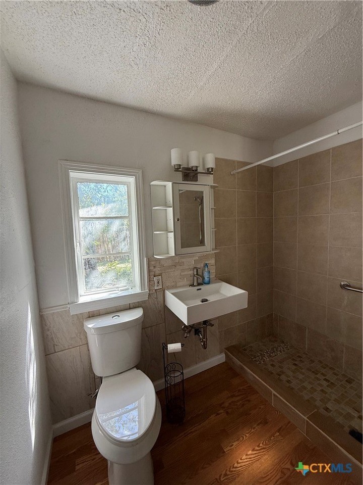 277 N Washington Ave - Photo 6 of 18
