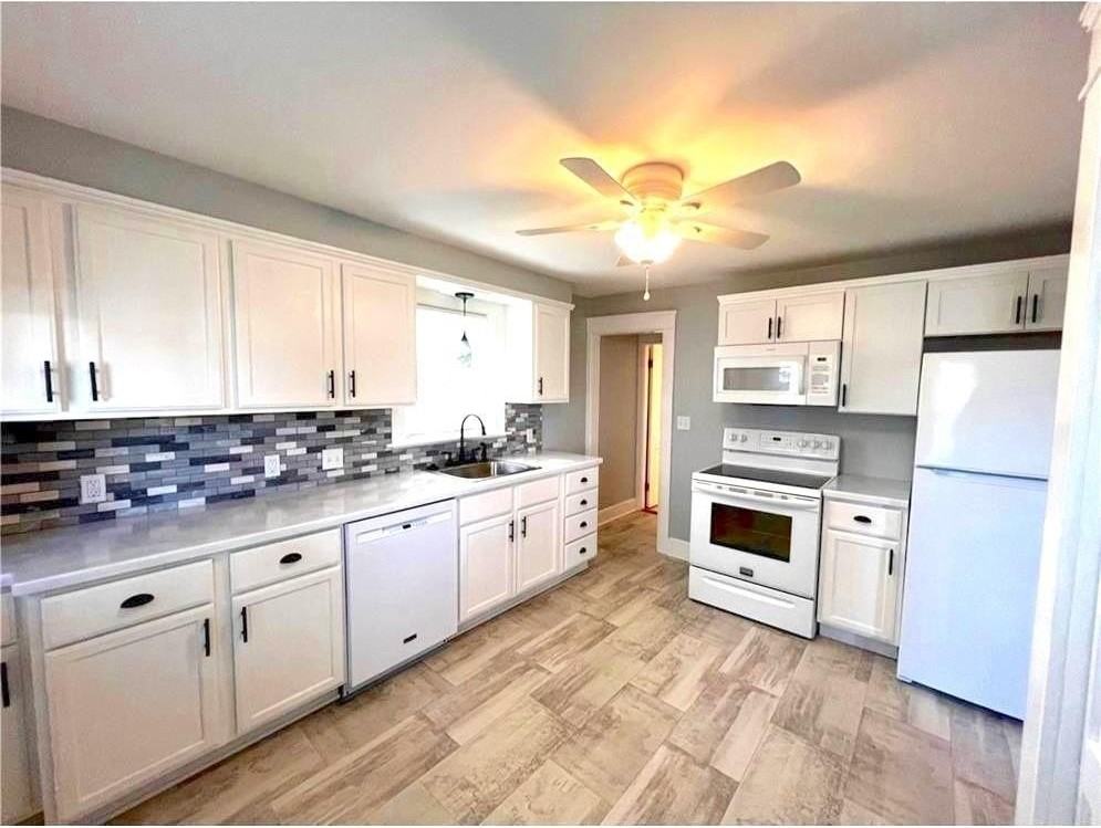 348 Market St #A - Photo 3 of 24