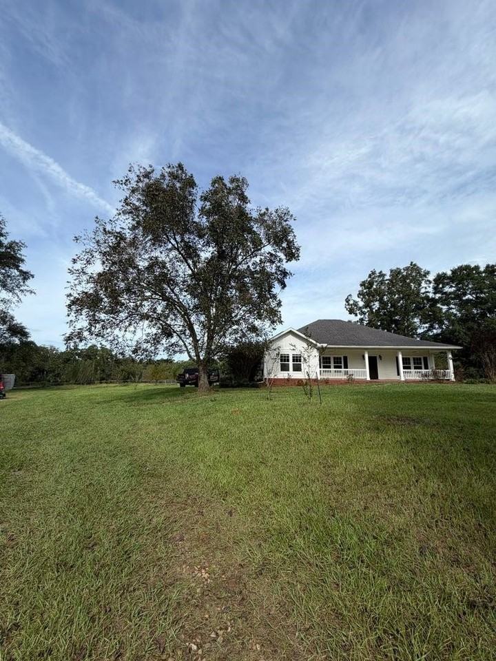 6300 Getaway Trl - Photo 2 of 47
