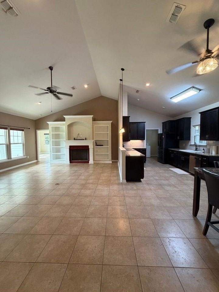 6300 Getaway Trl - Photo 6 of 47
