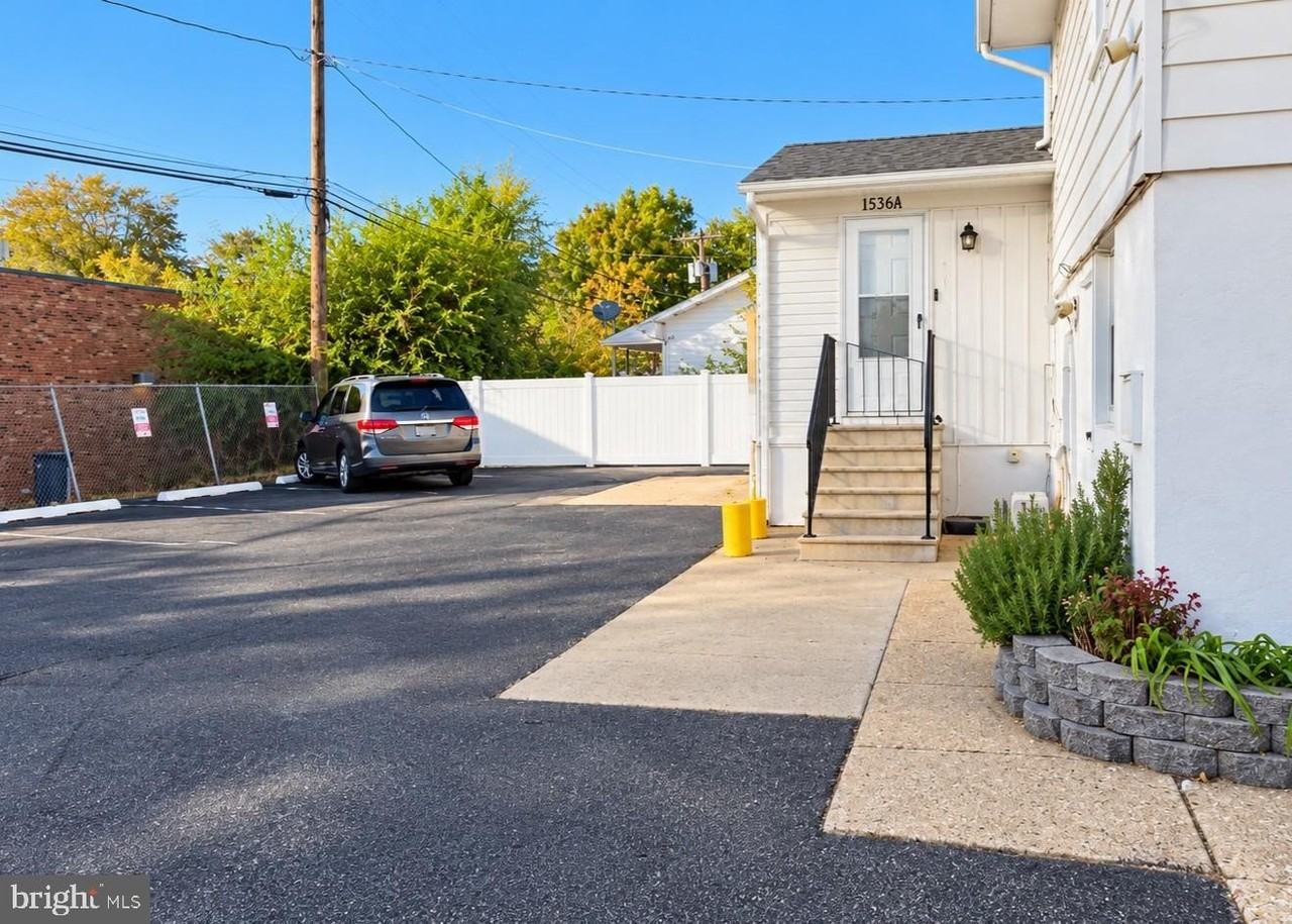 1536 S Governors Ave #A - Photo 3 of 20