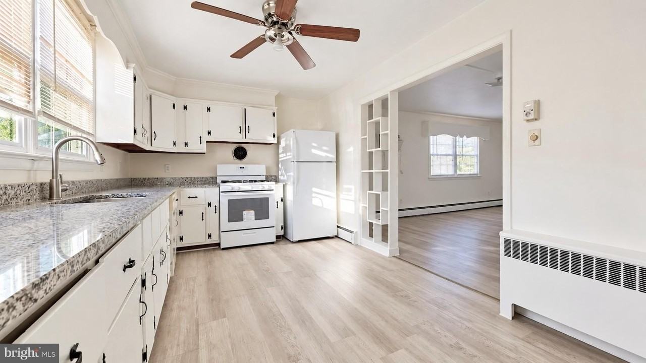 1536 S Governors Ave #A - Photo 5 of 20